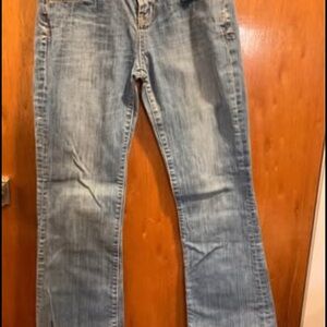 Women's Blue  Ameican Eagle jeans, in excellent condition. Short 4 is the size